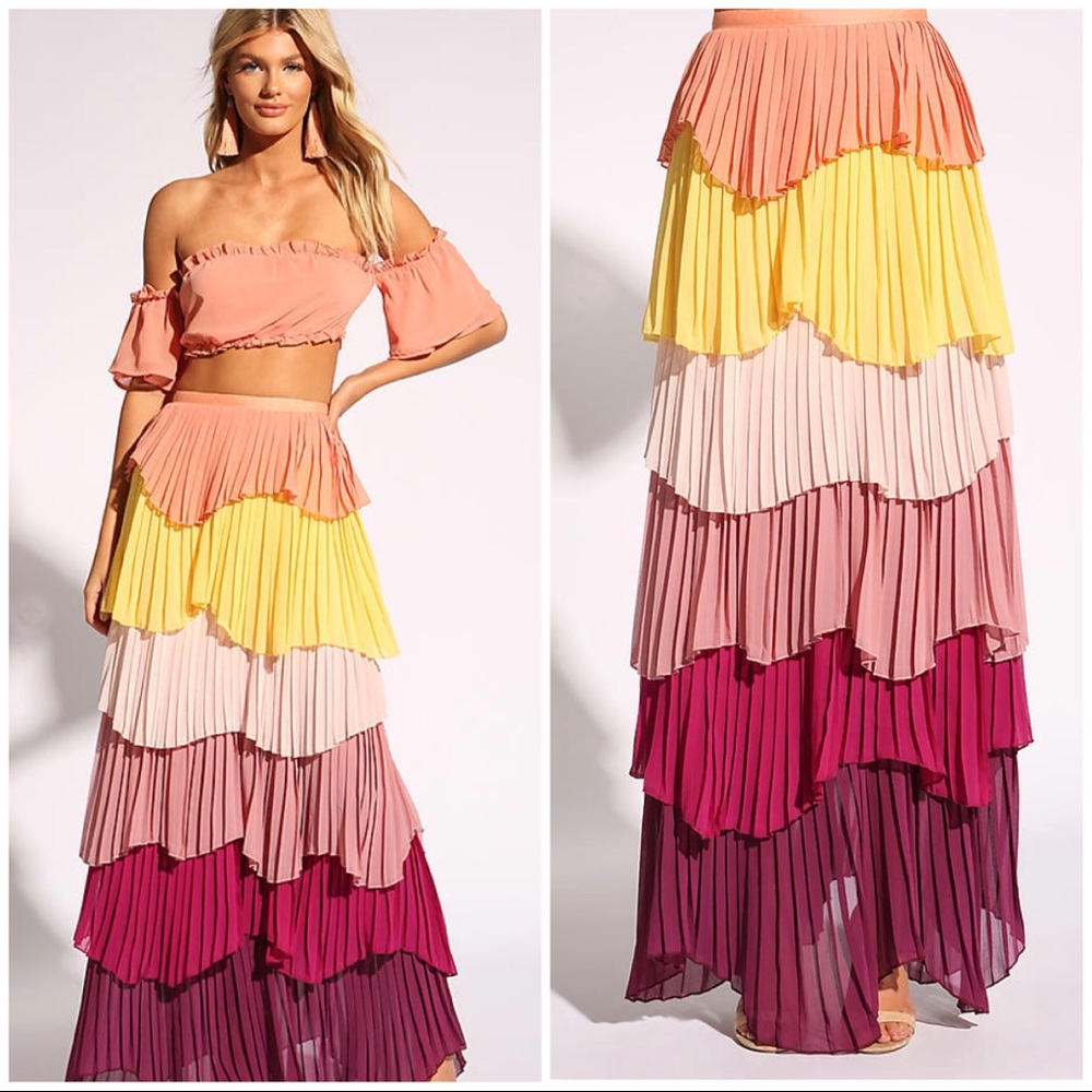 ISO LOVE CULTURE PLEATED SKIRT
